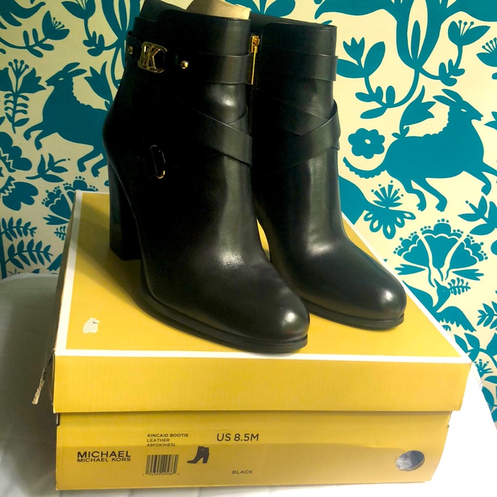 MICHAEL KORS Kincaid Leather Bootie